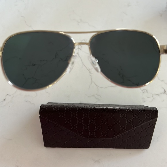 Gucci Sunglasses with Case - Picture 4 of 8